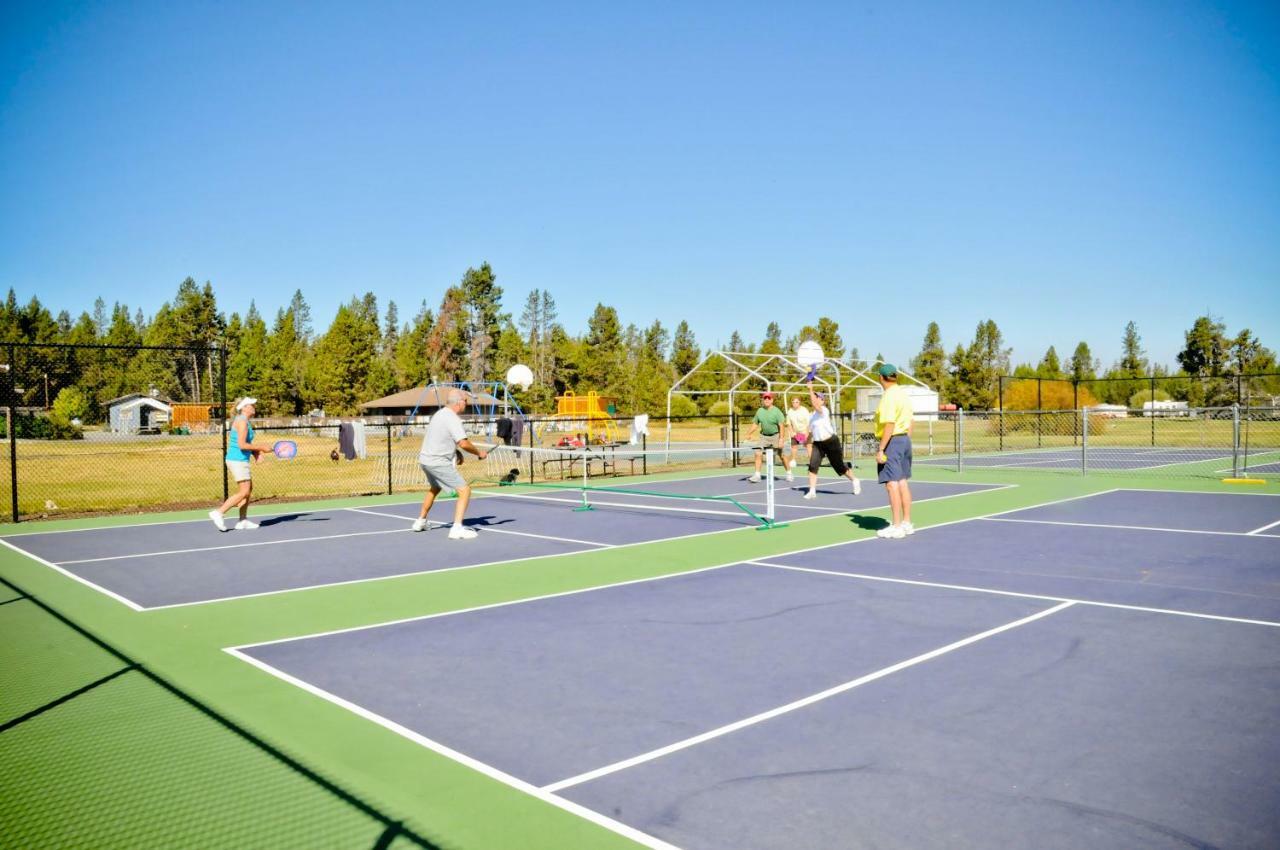 Bend-Sunriver Camping Resort Two-Bedroom Cabin 7 Exterior foto