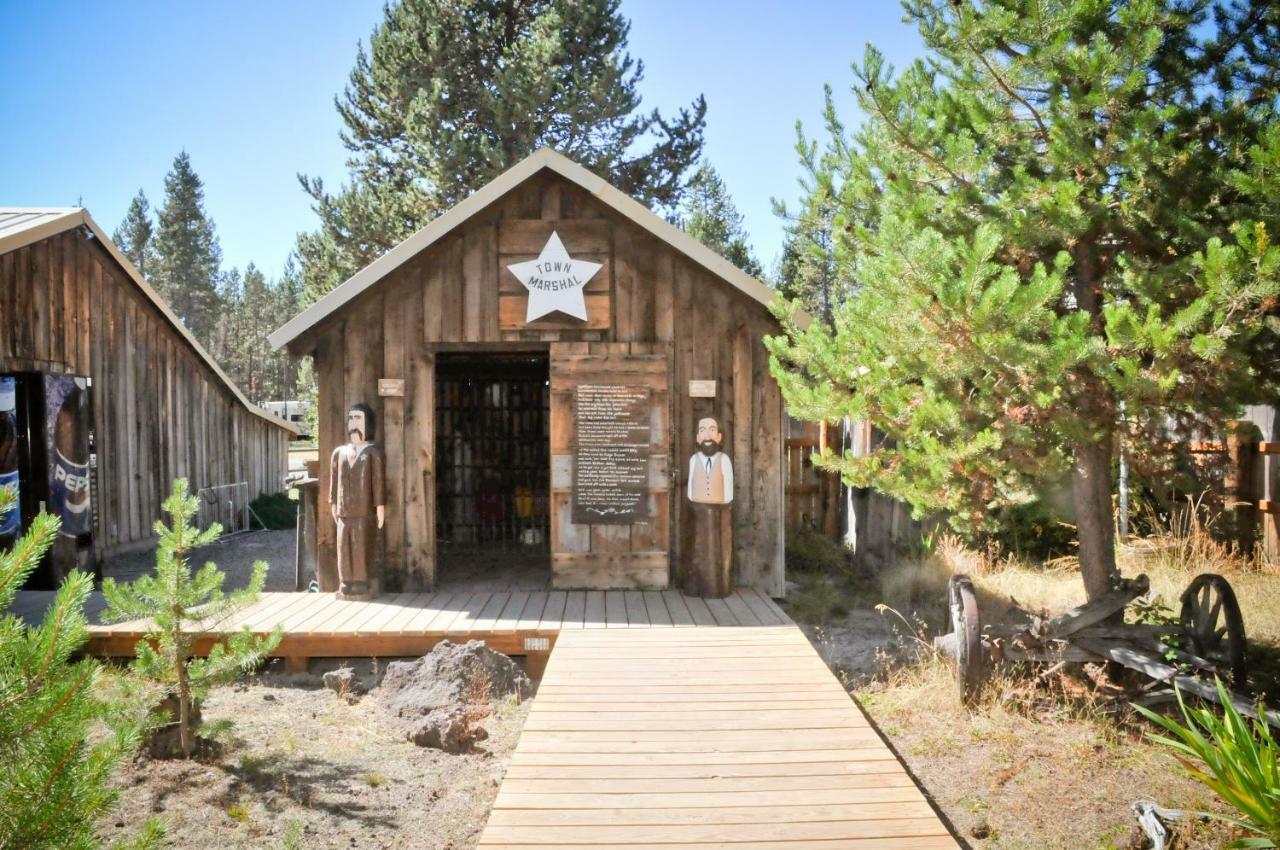 Bend-Sunriver Camping Resort Two-Bedroom Cabin 7 Exterior foto